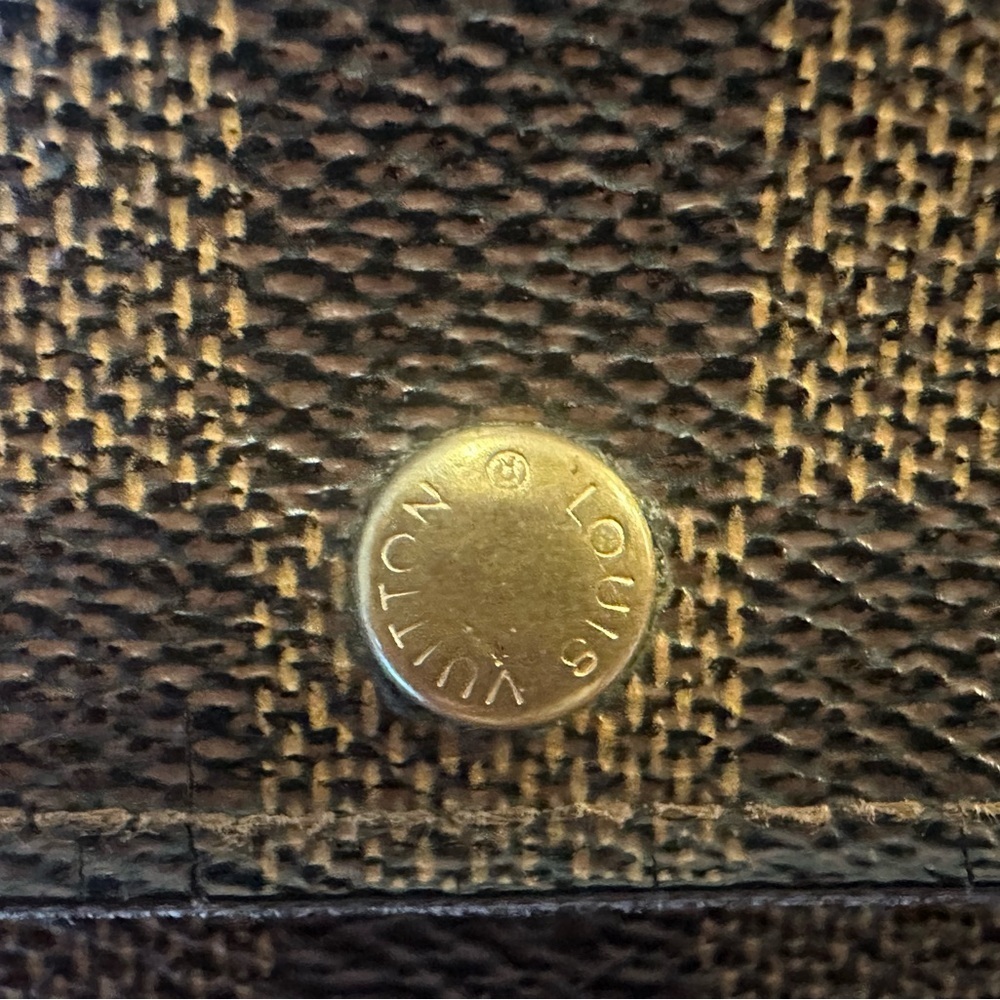 Authentic Louis Vuitton Damier Sarah Wallet - Picture 2 of 14